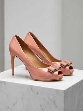 Salvatore Ferragamo Pimpa Vara Bow Patent Leather Heels Coral Pink Size 7.5